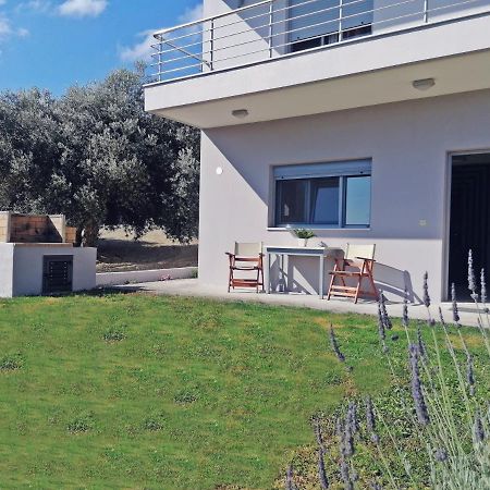 Stavi'S Guesthouse Míloi Eksteriør bilde