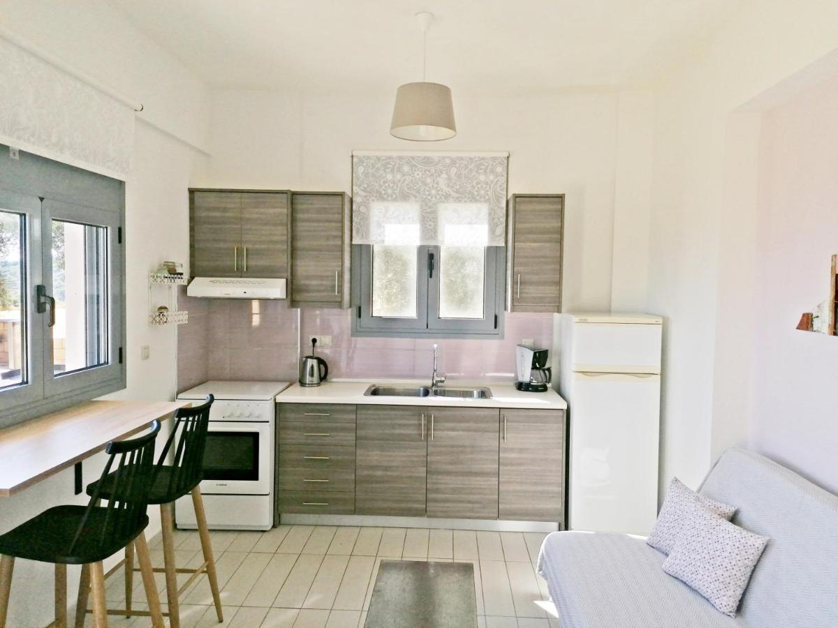 Stavi'S Guesthouse Míloi Eksteriør bilde