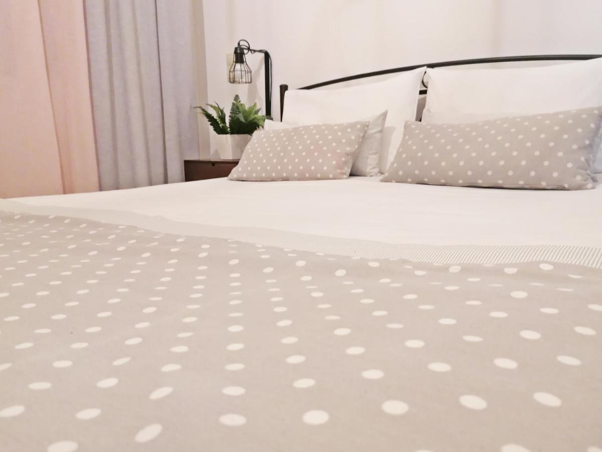 Stavi'S Guesthouse Míloi Eksteriør bilde