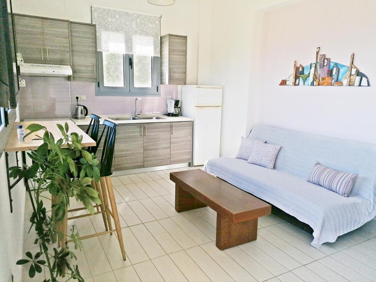 Stavi'S Guesthouse Míloi Eksteriør bilde