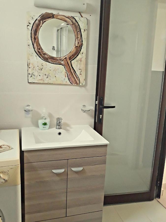Stavi'S Guesthouse Míloi Eksteriør bilde